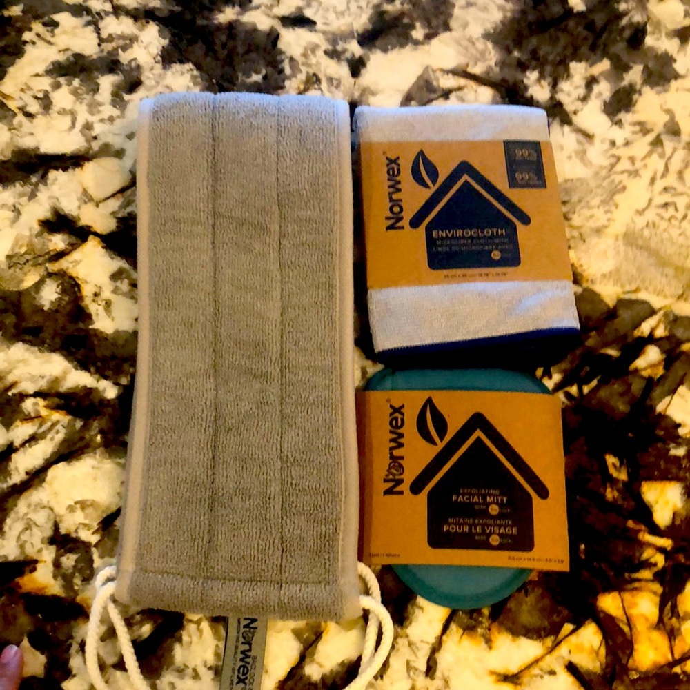 Norwex envirocloth, facial mitt, and back scrubber NWT bundle